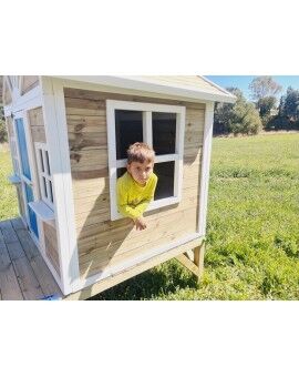 Casinha infantil de madeira em painéis Masgames VISBY elevada 60 cm